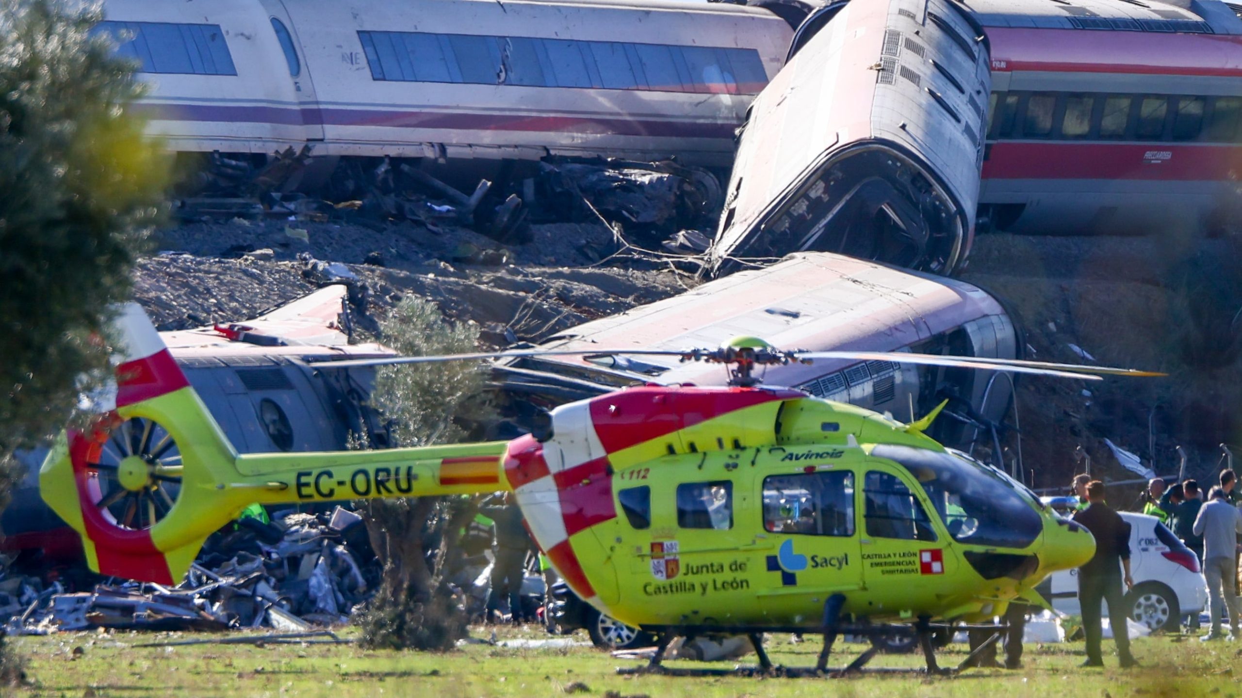 ‘i-was-thrown-into-the-luggage.-everything-is-destroyed’:-survivors-speak-about-the-toledo-crash-in-spain