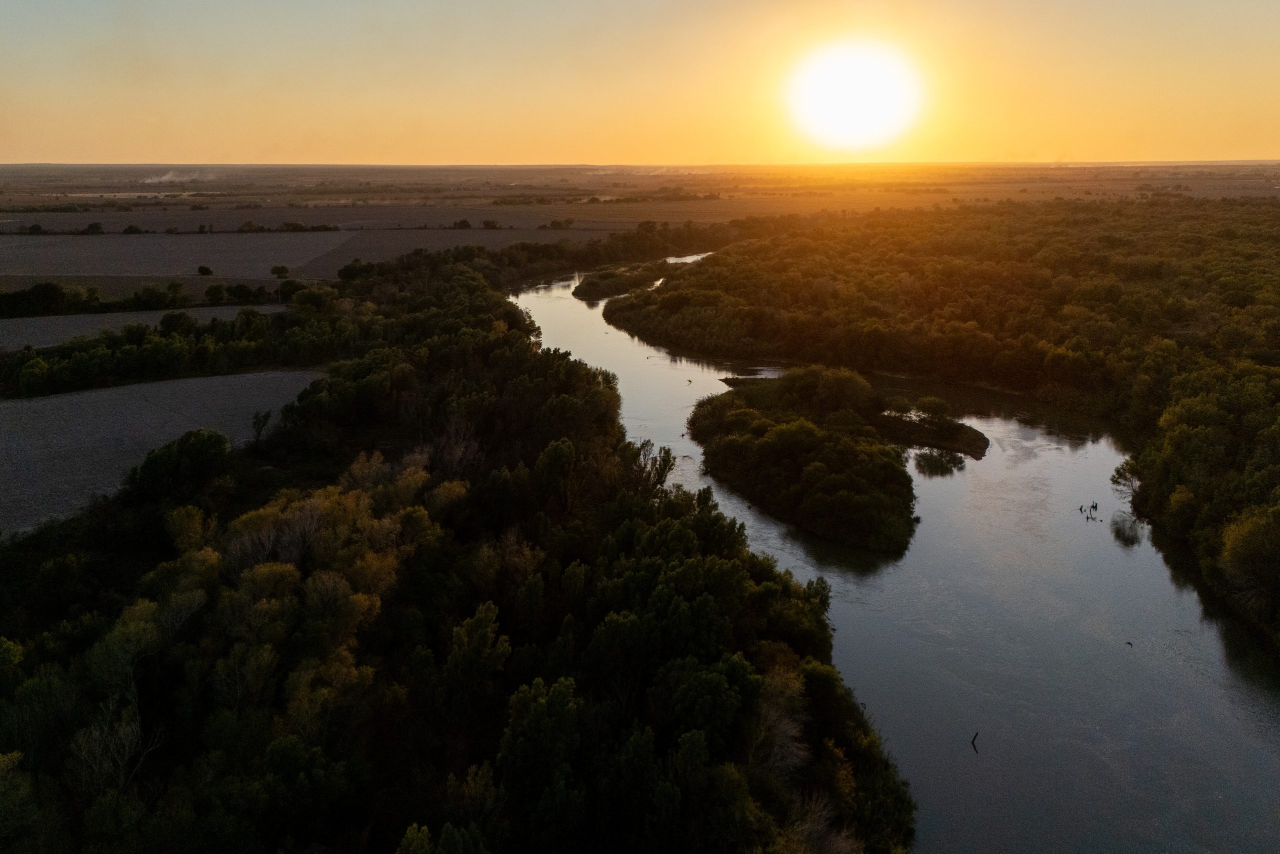 mexico-urges-respect-for-treaties-after-texas-seizes-nine-islands-on-rio-grande