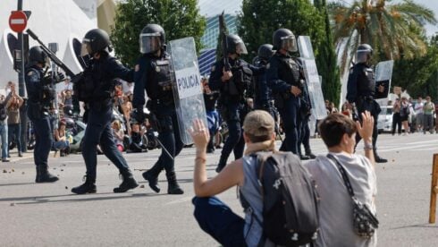 Five 'housing crisis' protestors arrested after clashing with police in Valencia